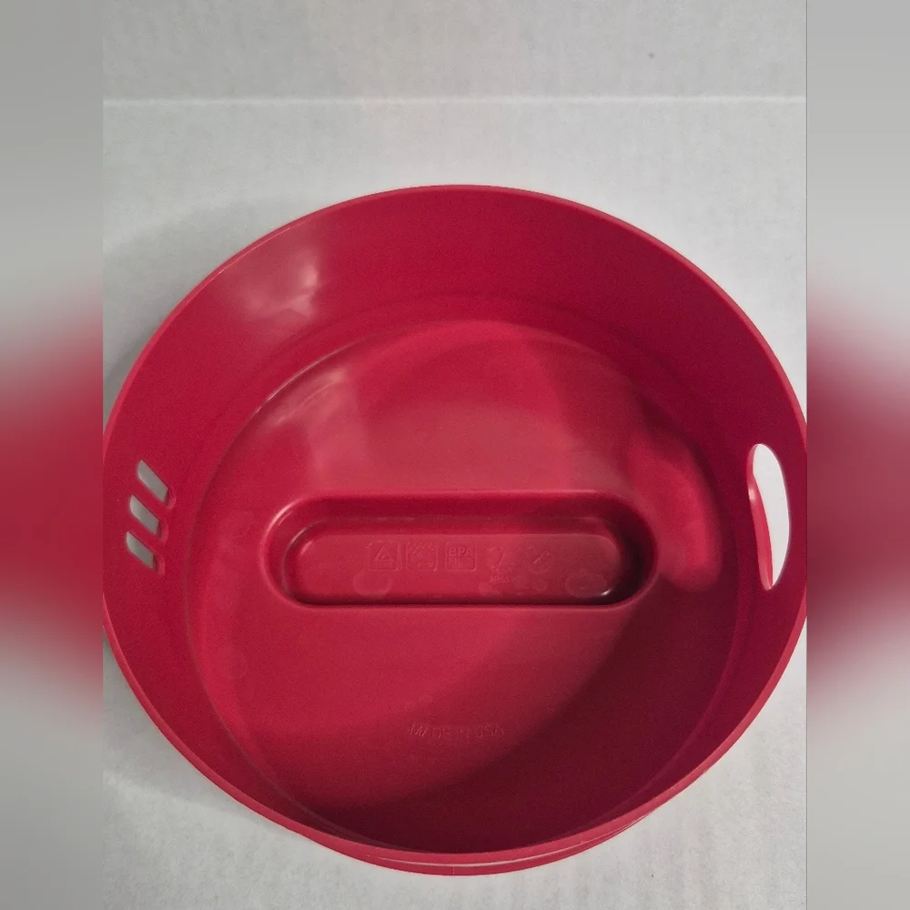 Vintage Rubbermaid 1-Gallon Pitcher Red Flip-Top‎ Lid